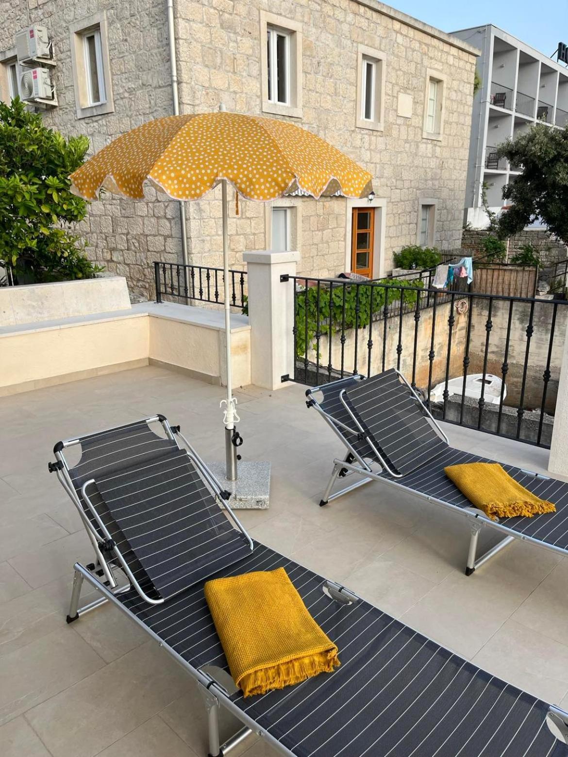 Apartments Barbaresko Lumbarda Exteriér fotografie